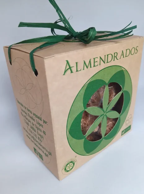almendras en caja almendras en caja